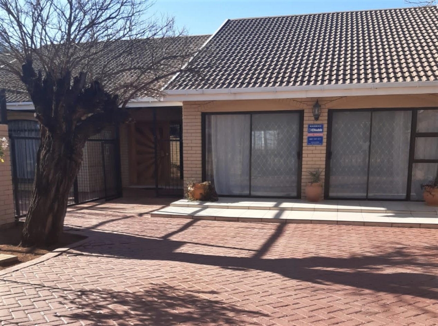 To Let 4 Bedroom Property for Rent in Dan Pienaar Free State